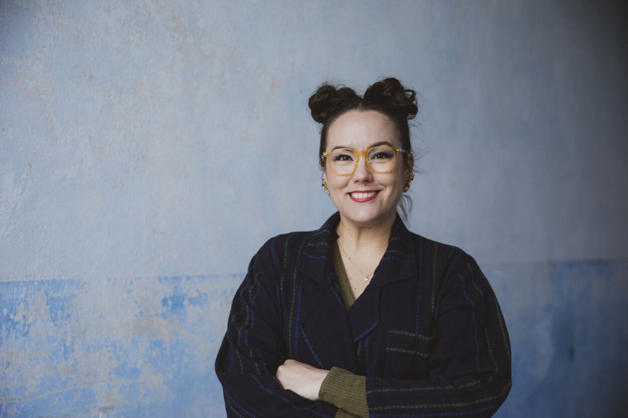 Hanne Valtari on helsinkiläinen kirjailija, toimittajaja ja Lähiömutsina tunnettu somevaikuttaja.