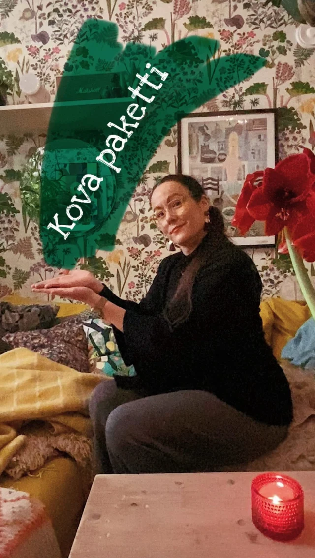 Mainos: @kulttuuristadi 〰️ Mitä jos antaisit tänä jouluna tosi kovan paketin? Anna lahjaksi kulttuurielämys! 🎁

Tässä viisi tosi kovaa lahjavinkkiäni:
 
🙌 Tanssia! 17.1. MimoArt Company: BODY NOTES Kombinaatio tanssia, fyysistä teatteria, butoa, slapstick -komediaa, uutta klovneriaa, livemusiikkia sekä visuaalista sielunruokaa. 📍Stoa.
 
🎪 Sirkusta lapsille! 7.2. Kate & Pasi: Kulinaarikaaos - koko perheen sirkusesitys. Kokkien keittiössä taidokas akrobatia, jongleeraus ja hersyvä komiikka yhdistyvät esitykseksi, jossa jauhot pöllyävät! 📍Malmitalo
 
❤️ Musiikkia! 12.3. Matti Johannes Koivu. Mikä riemutulva ja pieni nostalgiapyrähdys vielä perään! Siitä on vuosia, kun on viimeksi ollut mahdollista kuulla MJK:ta, mutta nyt mennään taas! 📍Malmitalo
 
📺 Teatteria! 7.5. Pulkkinen live! Sketsejä niiltä ajoilta, kun televisio loi sukupolvikokemuksia. Pulkkinen Live tömäyttää klassikkosarjan hahmot lavalle elävänä koko komeudessaan. Milleniaalit muistaa! 📍Kanneltalo.
 
🌲 Lastenkonsertti! 25.4. Mimmit & Luonnonsuojelun supersankarit –konsertti
Nyt yhdessä pelastamaan luontoa! Konserttikokonaisuus koostuu musiikista, tanssista ja animaatioista, joiden avulla luonnon monimuotoisuuden väheneminen ja elinympäristöjen katoaminen voidaan selittää myös lapsille. 📍Vuotalo

#kulttuurikeskus #helsinki #kulttuuri #helsinginkaupunki #kulttuuristadi