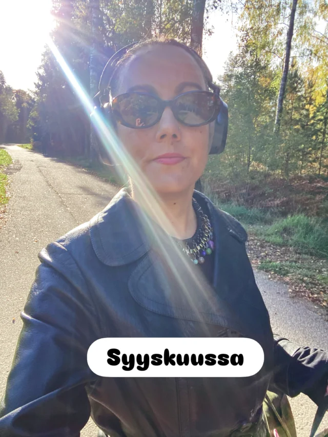 En tiedä, mihin syyskuu oikein hujahti, mutta ainakin tämmöisiin!

Ei olla ehditty jutella pitkään aikaan - mitä teille kuuluu? 💗